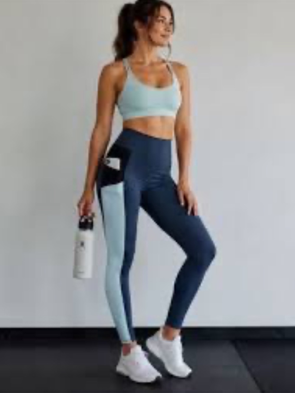 Third Love Kinetic Performance Legging
Colorblock Blue High-Waisted Medium NWOT